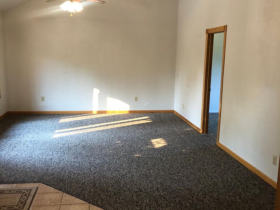 2nd image of 500 Main St N #1