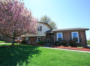 4422 Manner Dale Dr, Louisville, KY 40220