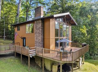 228 Foxglove Dr, Baden, PA 15005