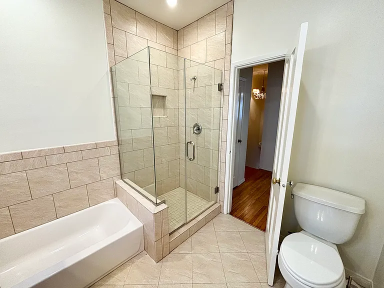 128 1/2 N Palm Dr — Photo 12