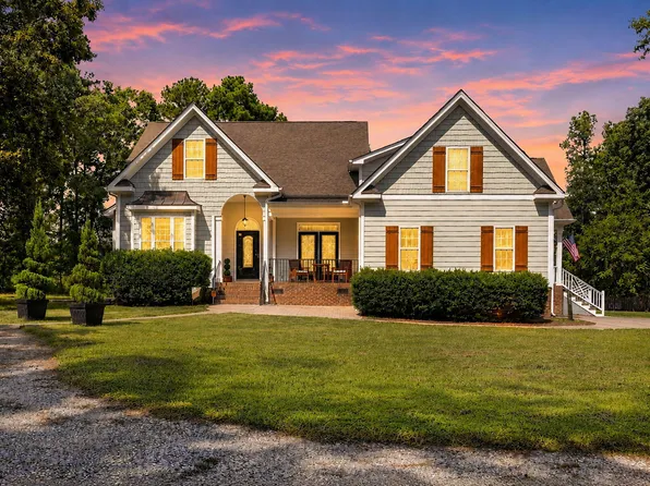 259 Vanstore Dr, Fuquay Varina, NC 27526