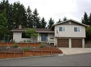1566 Woodland Dr, Ashland, OR 97520