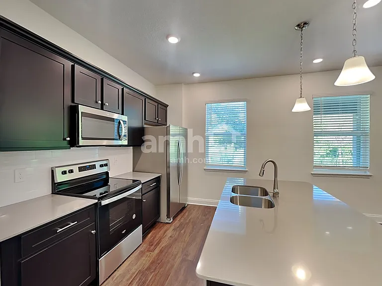 2740 Sunrise Landing Loop — Photo 4