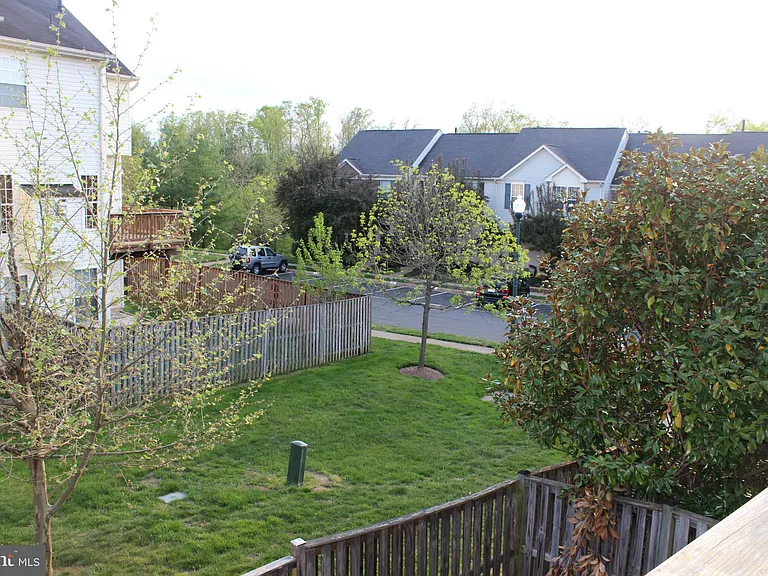10168 Elgin Way — Photo 32
