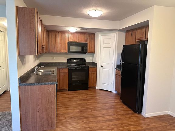 5th image of 1519 NE Erin Ct