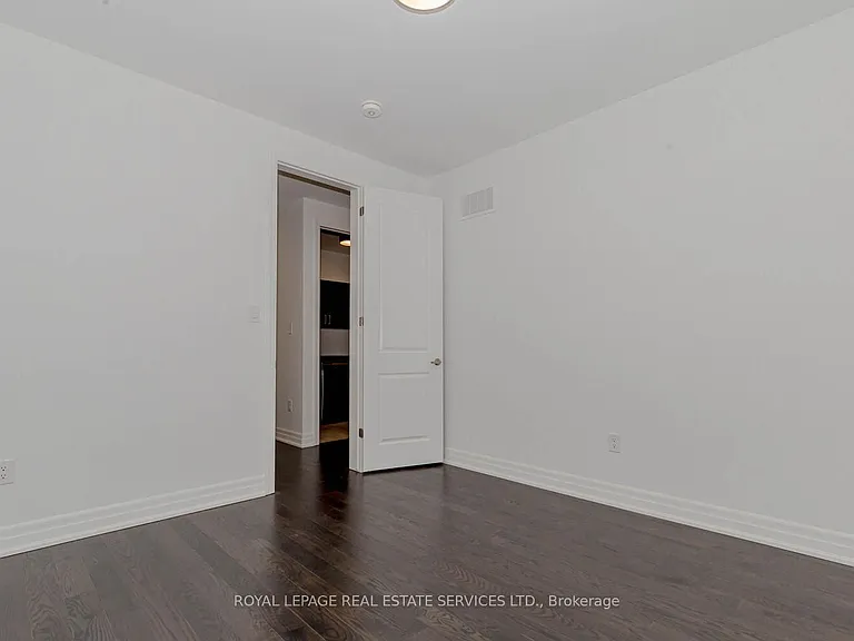 3334 Harasym Trl — Photo 29