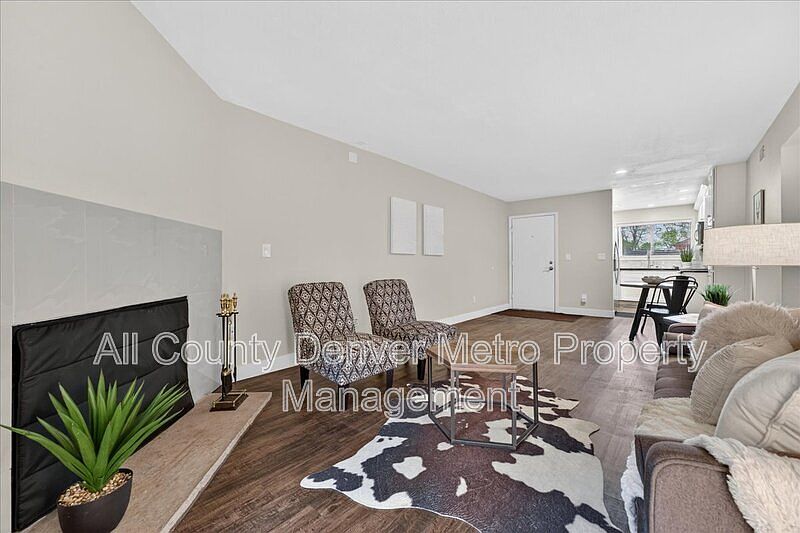 1st image of 433 Wright St APT 101