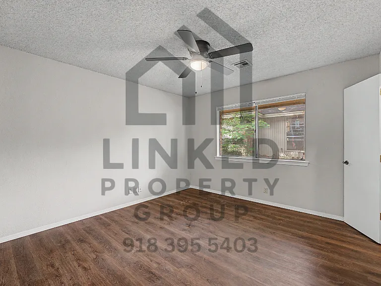 8120 S Louisville Ave — Photo 22