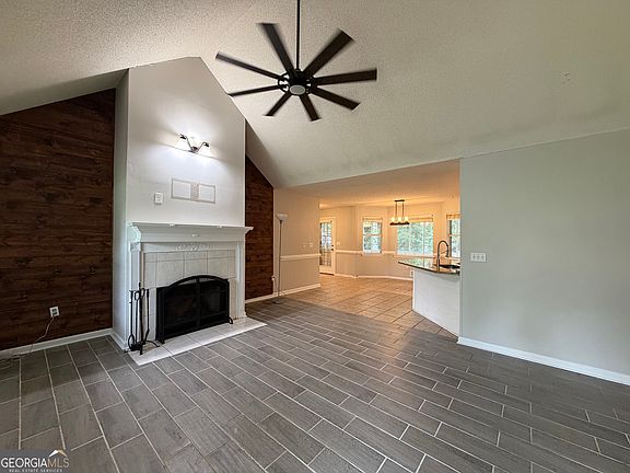 3rd image of 130 Lakefront Dr