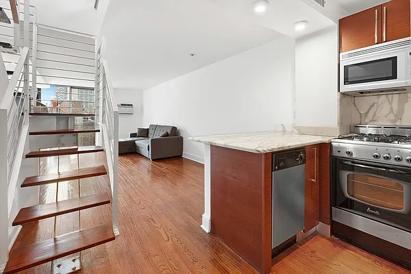 Rented by Compass | media 9