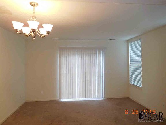 5th image of 136 Wilmington Dr