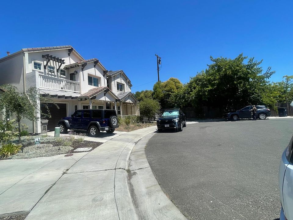 1st image of 44 Lake House Ct