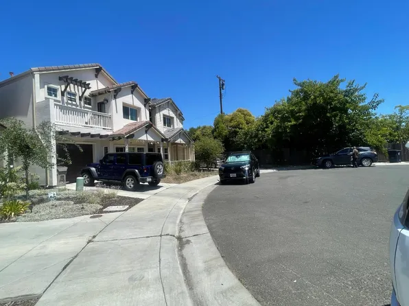 44 Lake House Ct, Sacramento, CA 95828