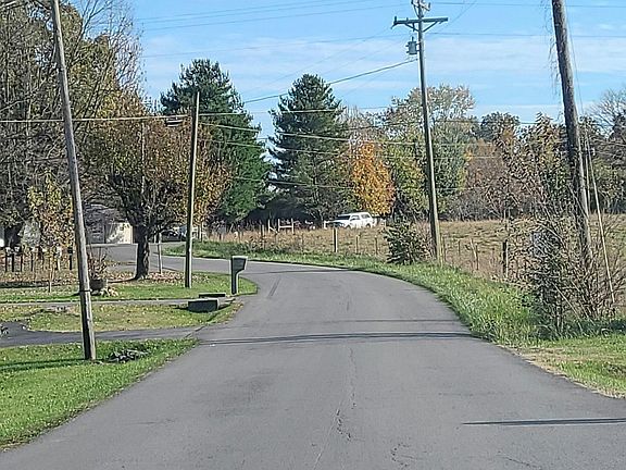 5th image of 797 West Rd