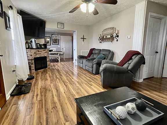 5th image of 163 Millsprings Dr