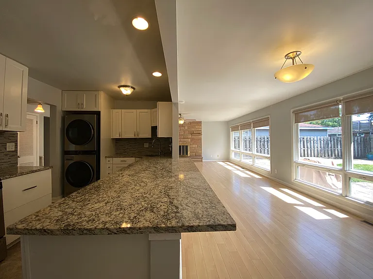 8143 Howard Ave — Photo 5