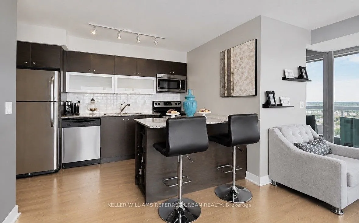 Vibe Condos — Photo 3