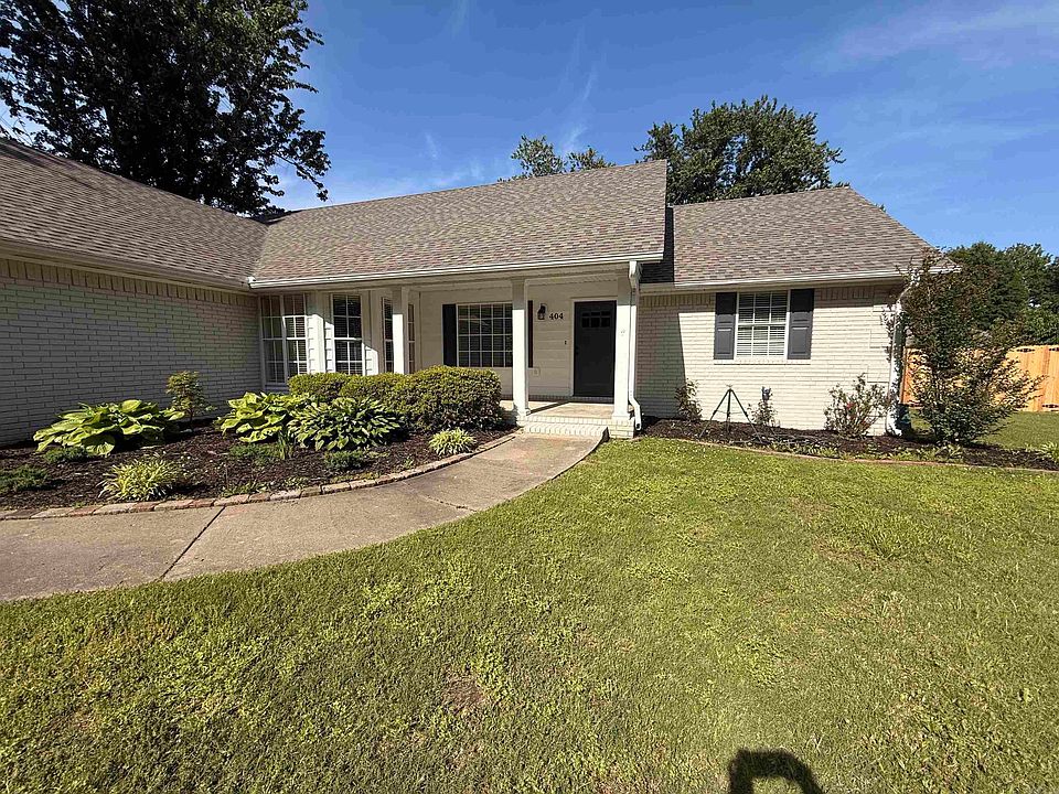 1st image of 404 Meriwether Dr