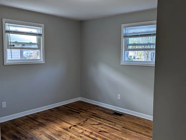 218 S Moss Ave — Photo 12