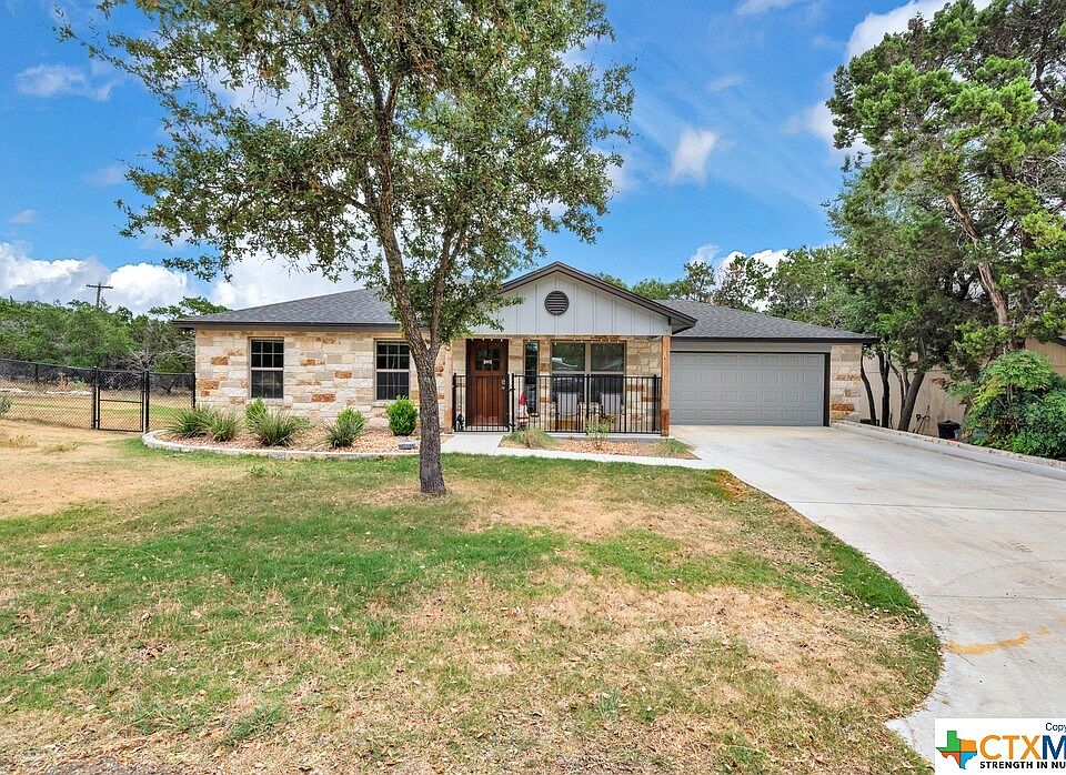1st image of 3 Sandlewood Dr