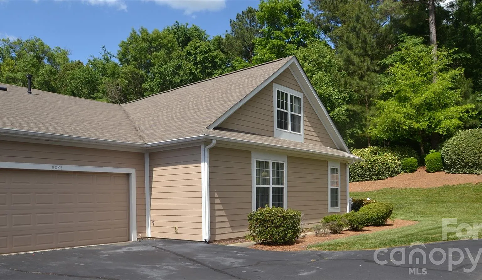 Trellis Pointe — Photo 1