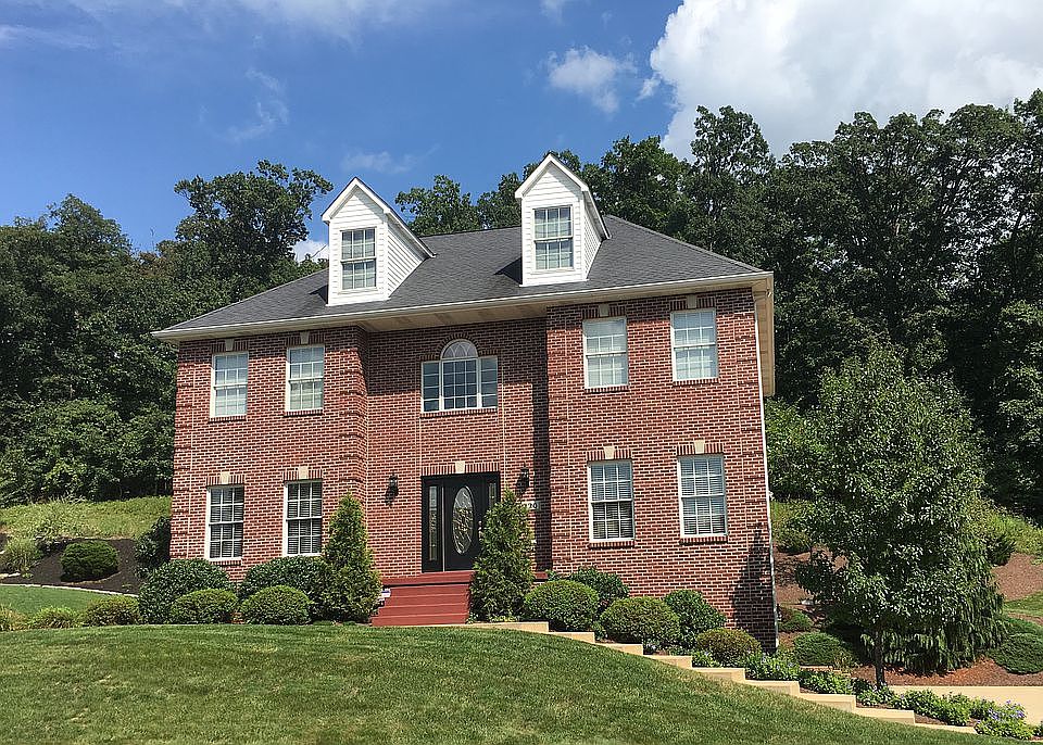 1st image of 120 Oakview Dr