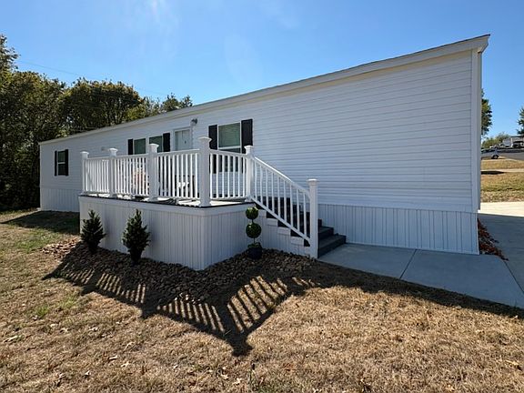 Exterior Image-2-Clayton 203E Countryside Village
