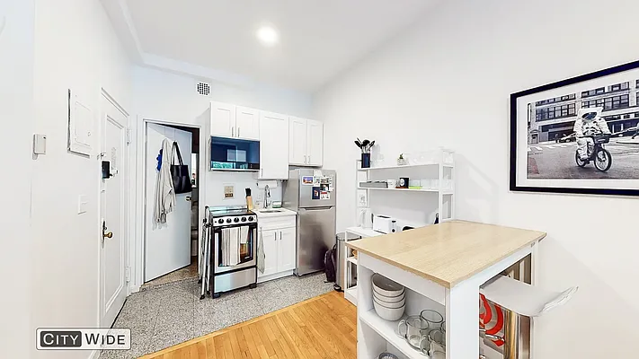 Rented by City Wide Apartments | media 9