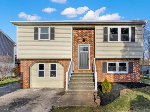 56 Fawn Ave, New Oxford, PA 17350