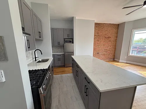 120 London St #3 Photo 1