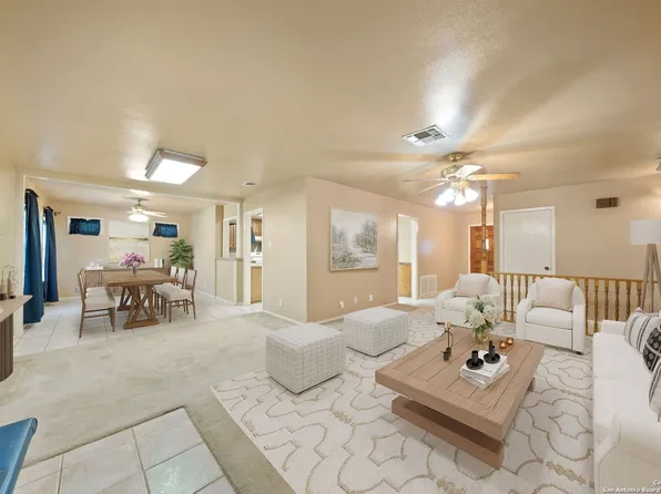 15640 BEXAR ST, LaCoste, TX 78039