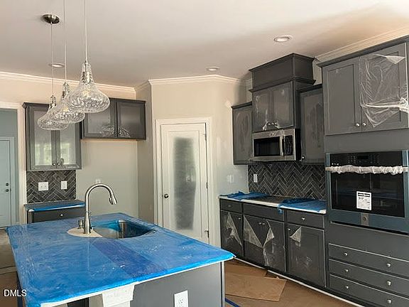 5th image of 259 Seahawk Way