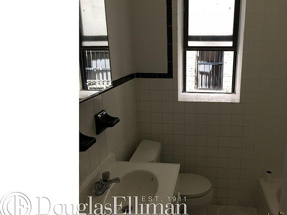 3rd image of 188 Claremont Ave APT 01