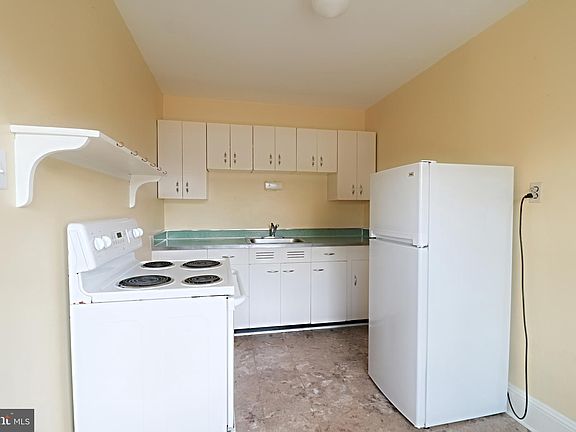 3rd image of 197 E Court St