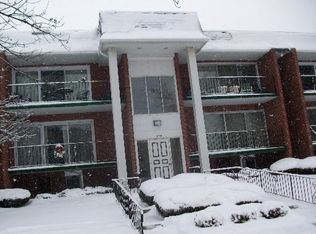 4040 W 97th St APT 202, Oak Lawn, IL 60453