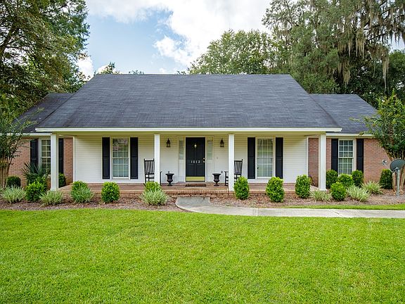 3rd image of 1012 Charleston Pl