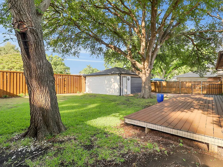 623 Greenleaf Dr — Photo 23