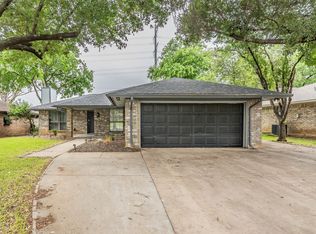 514 Parsley Ln, Euless, TX 76039