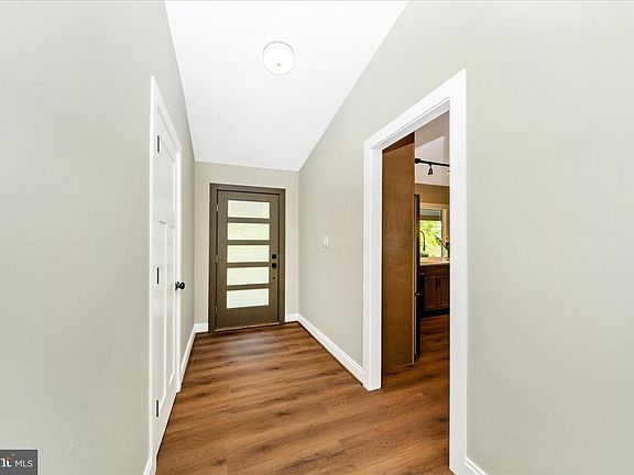 3rd image of 12509 Knightsbridge Ct