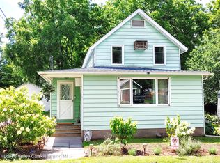 18 Tremper Ave, Phoenicia, NY 12464