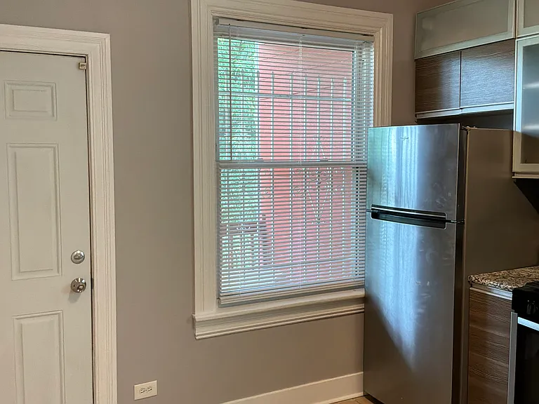 7225 S Champlain Ave — Photo 13