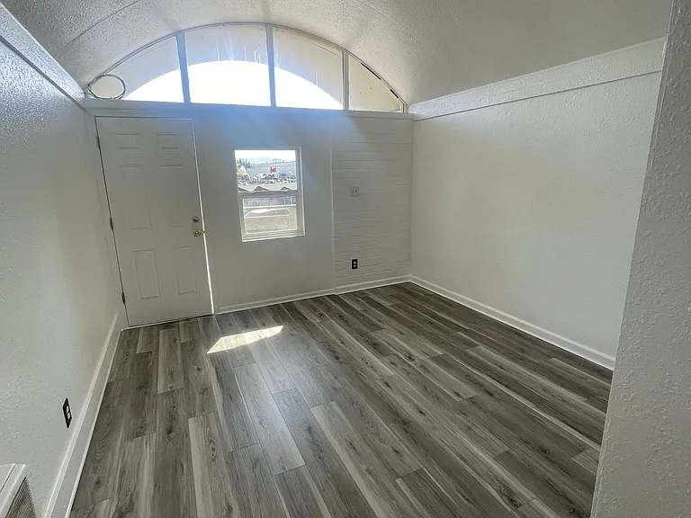 The Highlakes Apartments — Photo 10