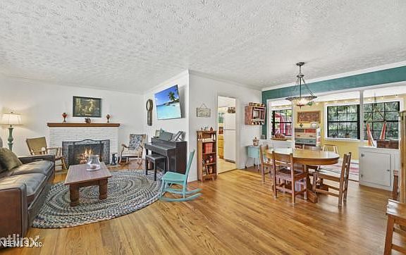 3rd image of 349R Tidewater Cir E