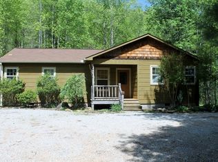 648 Glassy Orchard Rd, Tiger, GA 30576