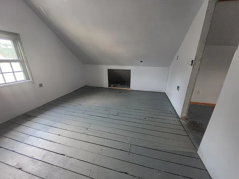 208 Clover St — Photo 12
