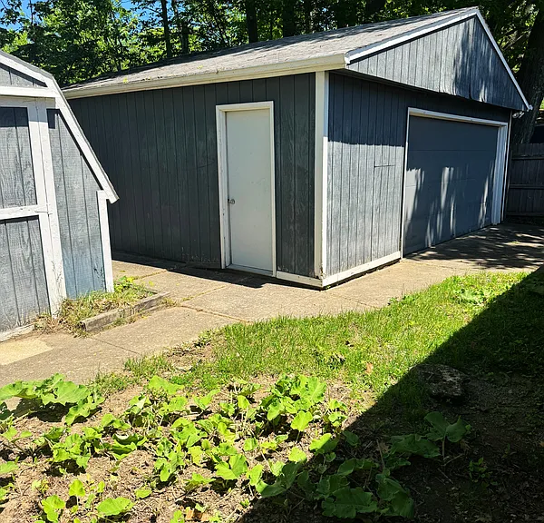 601 W Glendale St — Photo 10