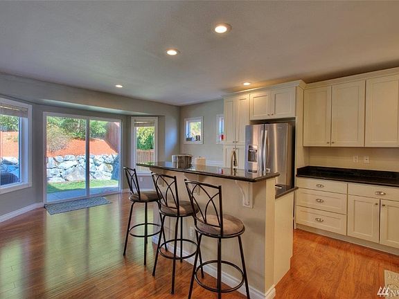 3rd image of 1801 61st St SE