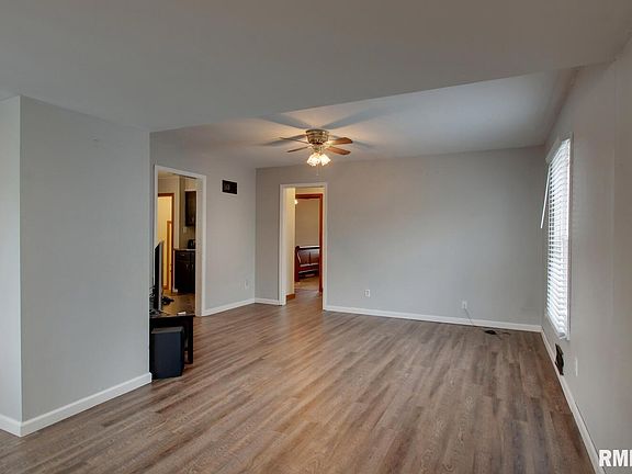 3rd image of 2834 Hampshire St