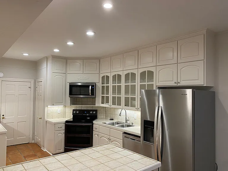 4406 Charleston Cir #10 — Photo 4