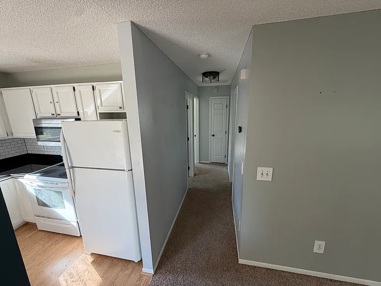 9502 Teakwood Ln N — Photo 12